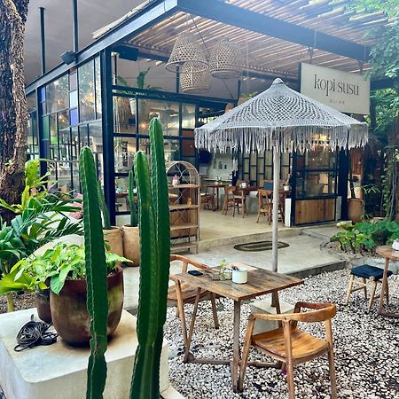 Villa Kayu Gili Air Buitenkant foto